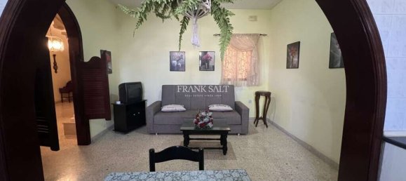 4 bedrooms House in Birzebbuga, Malta No. 8187 2