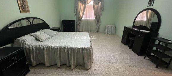 4 bedrooms House in Birzebbuga, Malta No. 8187 12