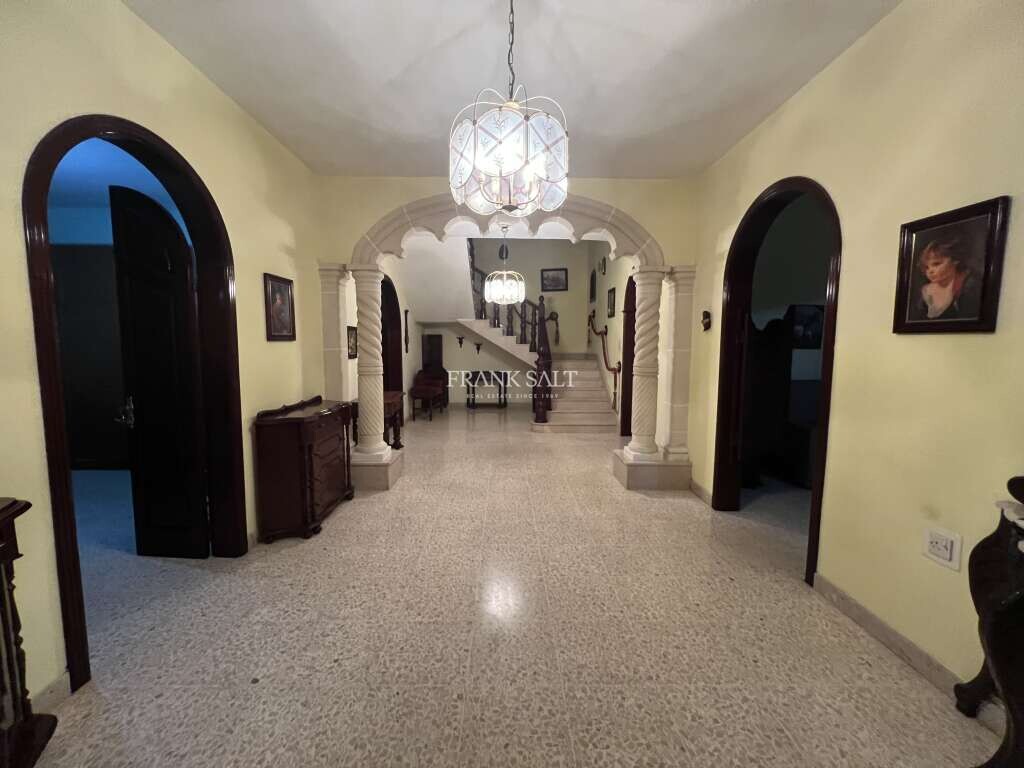 4 bedrooms House in Birzebbuga, Malta No. 8187