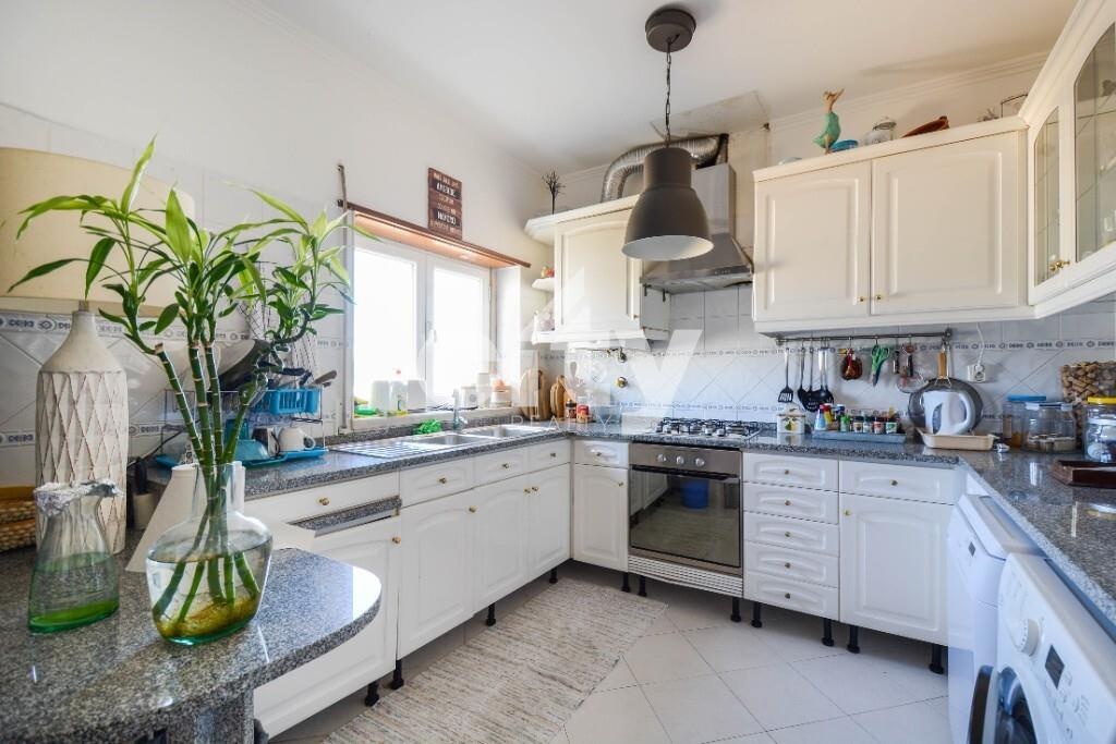 Квартира с 3 спальнями в Мафра, Португалия № 298664