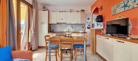 Квартира с 2 спальнями в Кастельсардо, Италия № 335468 5