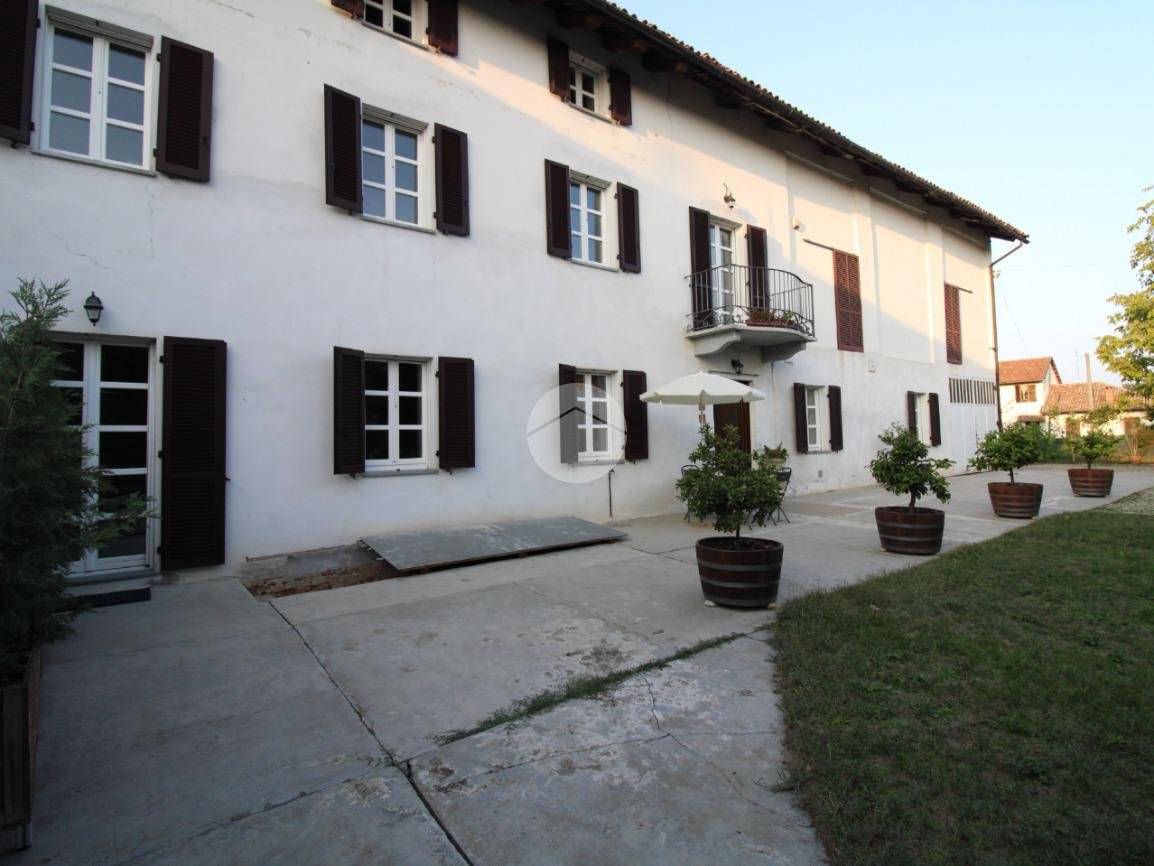 2 rooms House in Isola d'Asti, Italy No. 82254