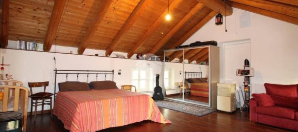 2 rooms House in Isola d'Asti, Italy No. 82254 10
