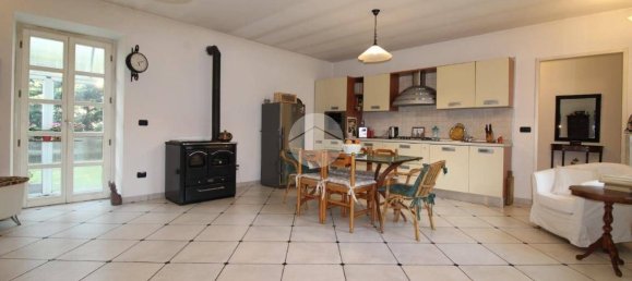 2 rooms House in Isola d'Asti, Italy No. 82254 5