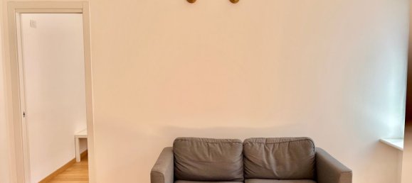 2-salle Appartement à Milan, Italy No. 338149 9