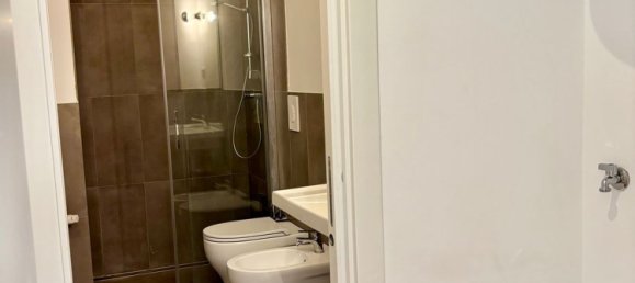 2-salle Appartement à Milan, Italy No. 338149 15