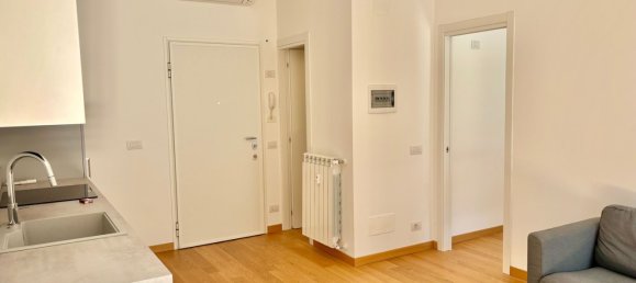 2-salle Appartement à Milan, Italy No. 338149 8