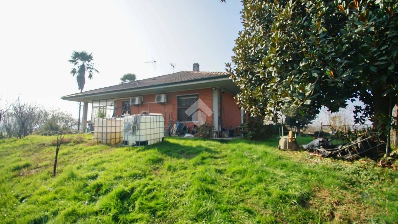 2 bedrooms Villa in Rivarolo Canavese, Italy No. 64483