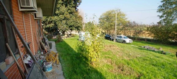 2 bedrooms Villa in Rivarolo Canavese, Italy No. 64483 3