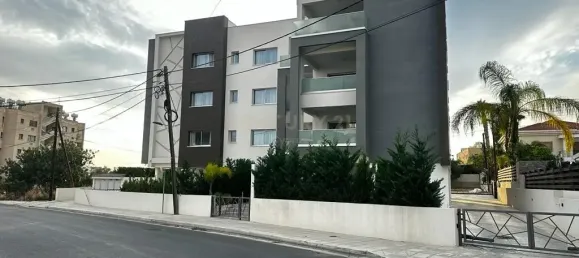 2 bedrooms Apartment in Germasogeia, Cyprus No. 3385 4