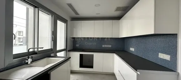 2 bedrooms Apartment in Germasogeia, Cyprus No. 3385 10