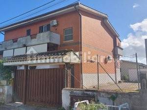 Пентхаус с 4 спальнями в Рим, Италия № 292478