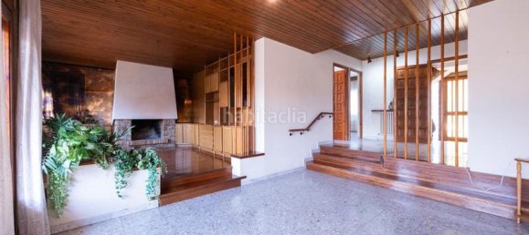 Casa de 4 dormitorios en Torelló, Spain No. 160369 3