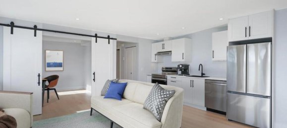 5 bedrooms House in British Columbia, Canada No. 1143 11