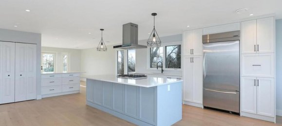 5 bedrooms House in British Columbia, Canada No. 1143 9