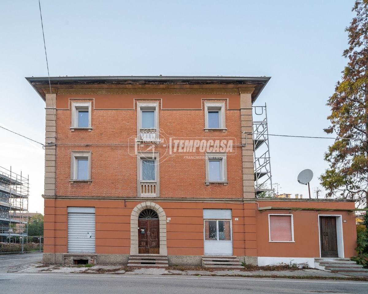4 rooms Apartment in Castelfranco Emilia, Italy No. 35695