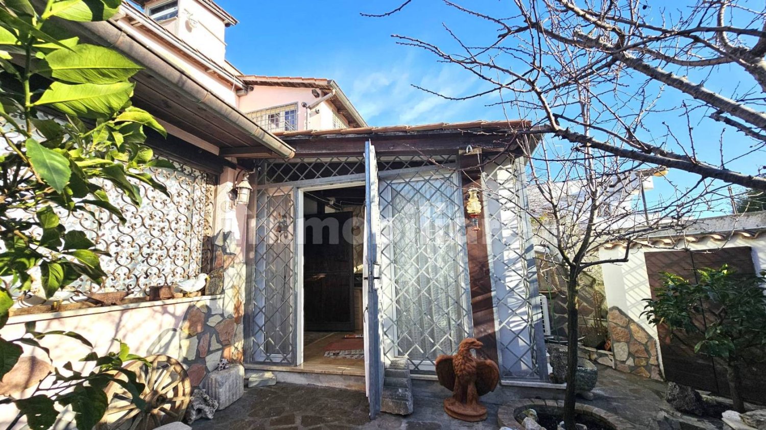 Квартира с 3 спальнями в Ардеа, Италия № 46848