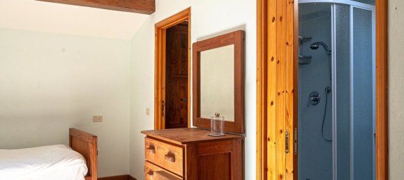 2 bedrooms Villa in Camporgiano, Italy No. 288053 4