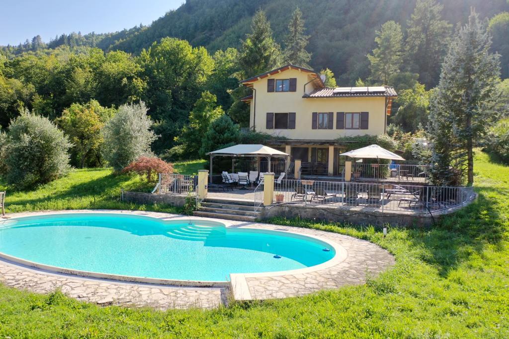 2 bedrooms Villa in Camporgiano, Italy No. 288053