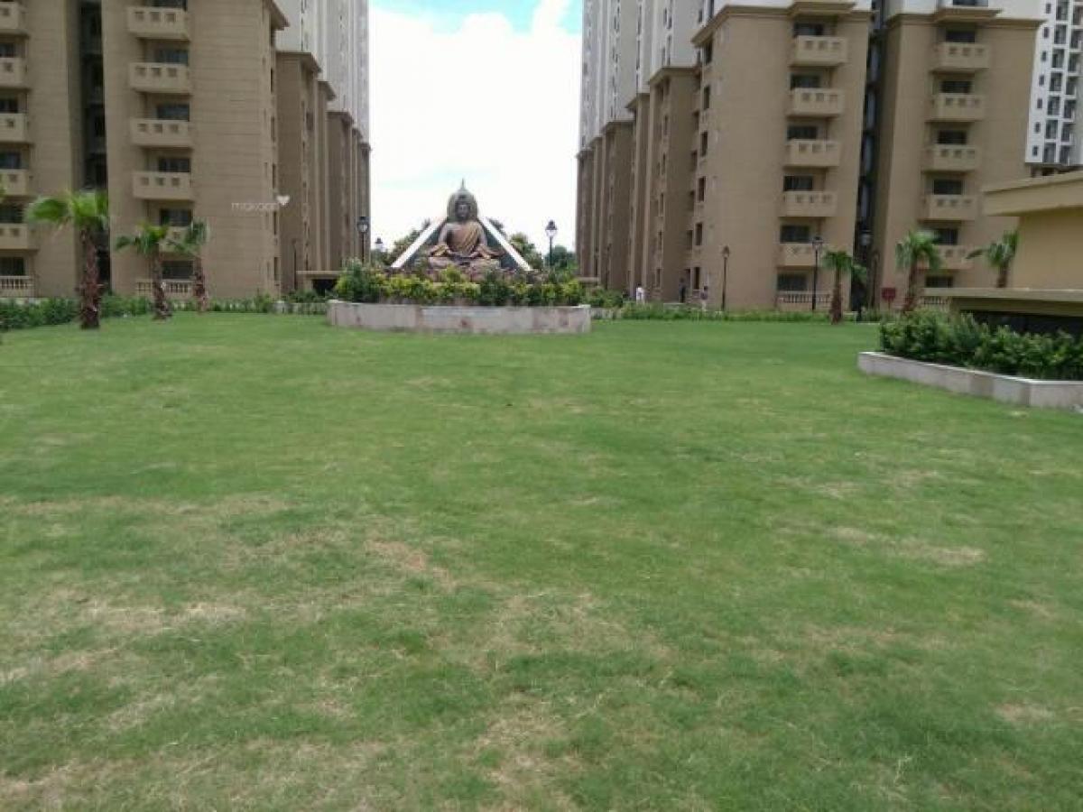 3 bedrooms House in Noida, India No. 64974