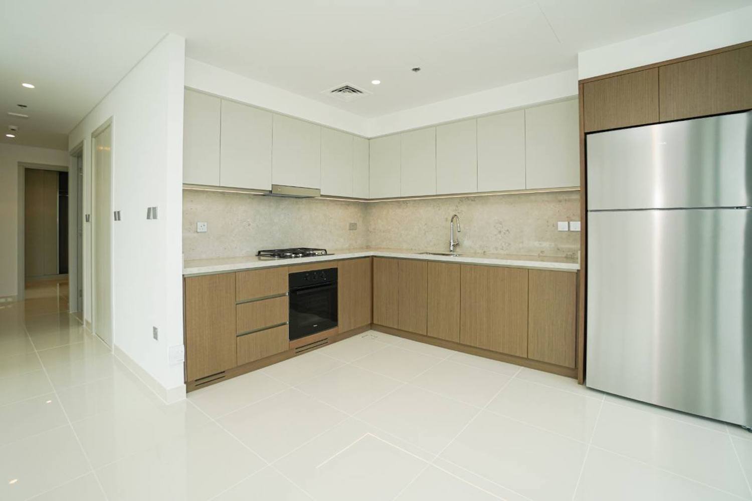 2 bedrooms Apartment in Dubai, UAE No. 21266