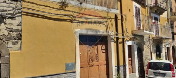 Casa de 2 dormitorios en Vizzini, Italy No. 287835 2