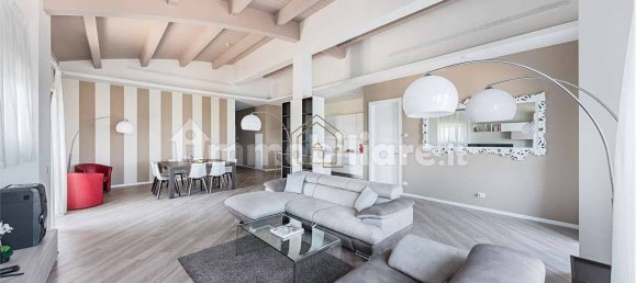 5-Zimmer Gebäude in Desenzano del Garda, Italy, Nr. 7003 8