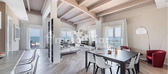 5-Zimmer Gebäude in Desenzano del Garda, Italy, Nr. 7003 10