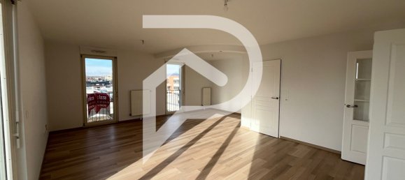 3 bedrooms Penthouse in Metz, France No. 213526 2