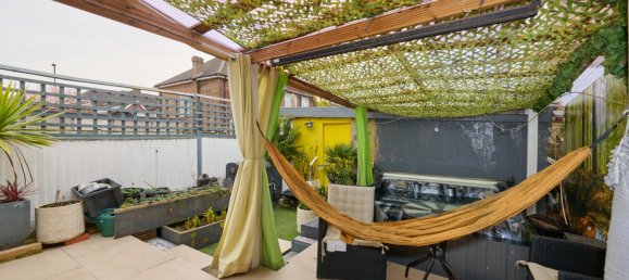 3 bedrooms House in London, United Kingdom No. 2758 14