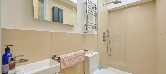 3 bedrooms House in London, United Kingdom No. 2758 11