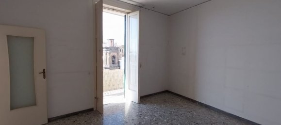 3 bedrooms Apartment in Torre del Greco, Italy No. 344839 9