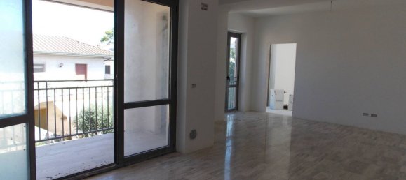 2 rooms Apartment in Spinetoli, Italy No. 276650 5