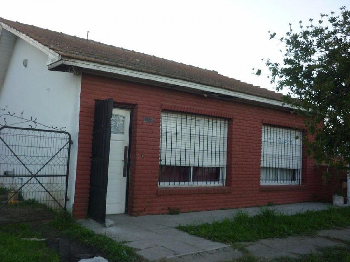 2 bedrooms House in Mar del Plata, Argentina No. 85527