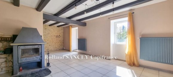 4 bedrooms House in Grosne, France No. 275360 6