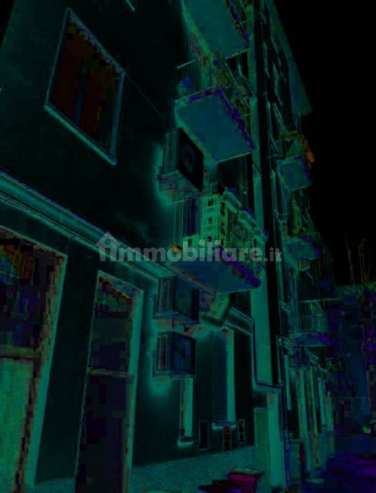 3 rooms Apartment in Milan, Italy No. 365144