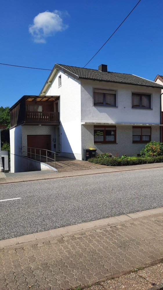 Adosado de 8 habitaciónes en Sankt Wendel, Germany No. 232613