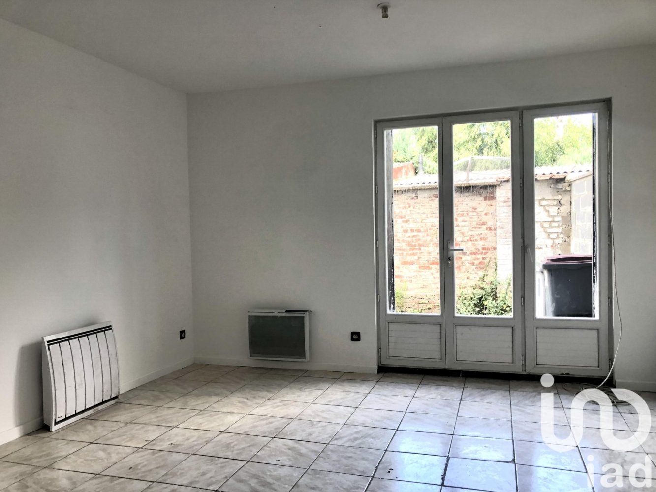 2 bedrooms Building in Caudry, France No. 247460