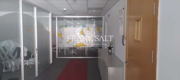 Bureau à Saint Julian's, Malta 610m² No. 12515 3