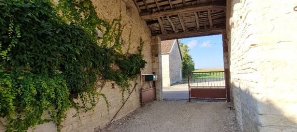 5 bedrooms House in Gillancourt, France No. 231022 8