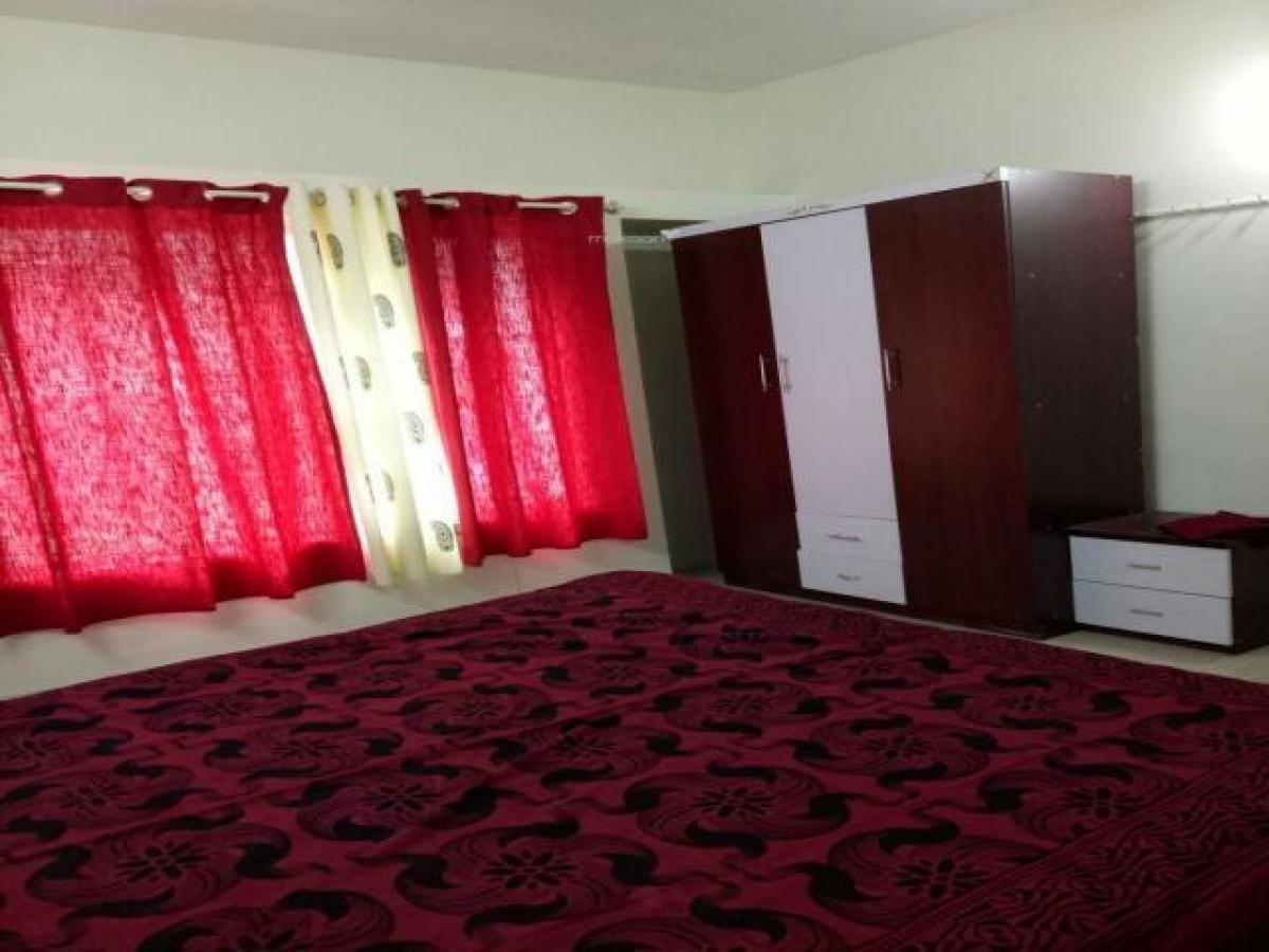 3 bedrooms House in Pune, India No. 13227