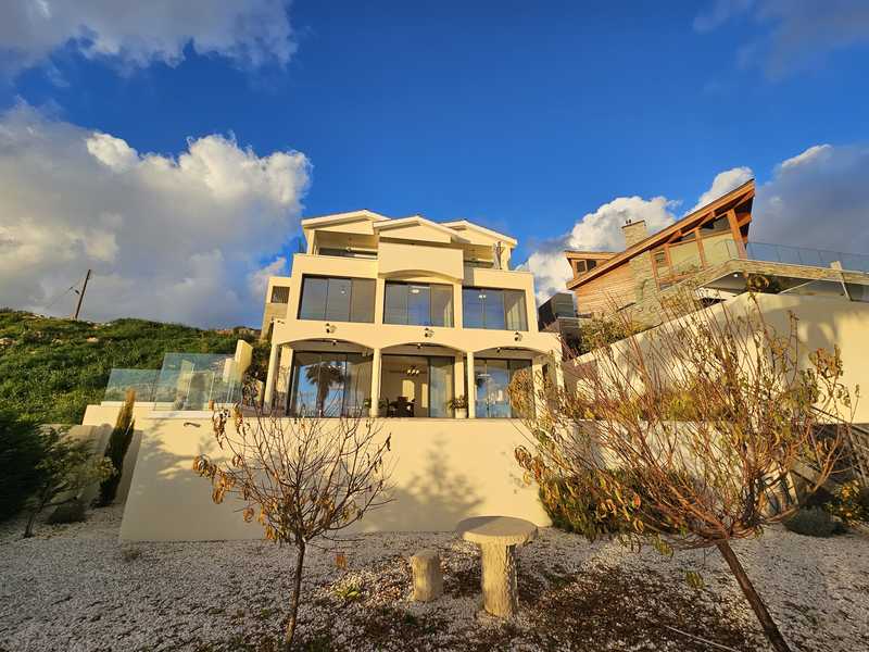 4 bedrooms Villa in Geroskípou, Cyprus No. 19537