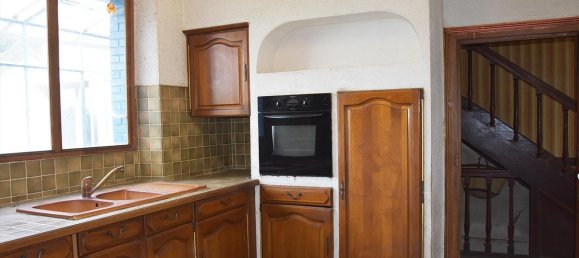 Casa de 6 dormitorios en Puy-de-Dome, France No. 302735 5