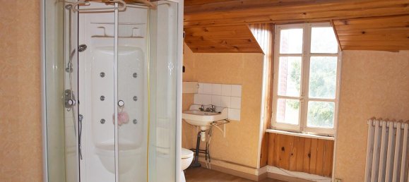 Casa de 6 dormitorios en Puy-de-Dome, France No. 302735 10