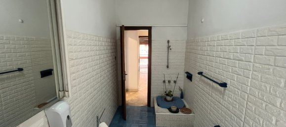 Квартира с 7 комнатами в Катания, Италия № 127924 17