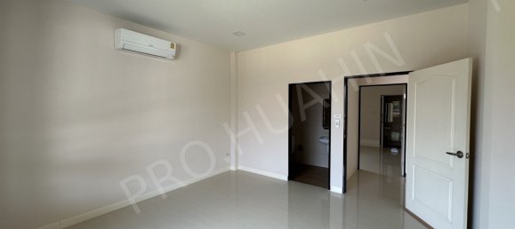 3 dormitorios villa en venta en Hua Hin, Prachuap Khiri Khan, Western Thailand, Thailand № 165835 6