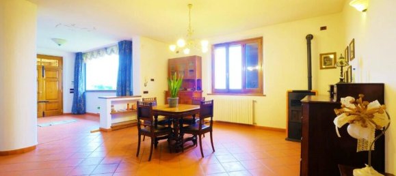 4 bedrooms Villa in Montepulciano, Italy No. 197177 10