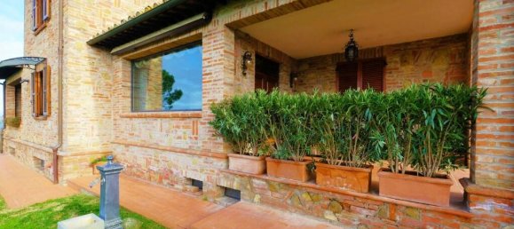 4 bedrooms Villa in Montepulciano, Italy No. 197177 17