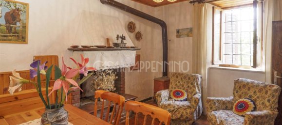 Дом с 4 спальнями в Монтефьорино, Италия № 285844 5