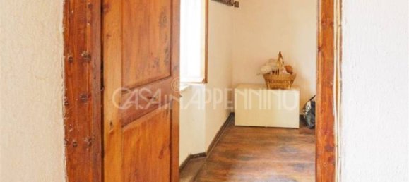 Дом с 4 спальнями в Монтефьорино, Италия № 285844 26